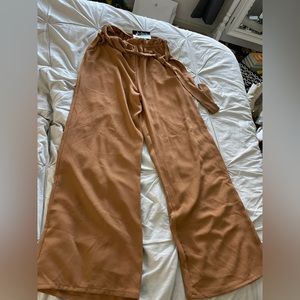 flowy pant women’s size Medium tags still on